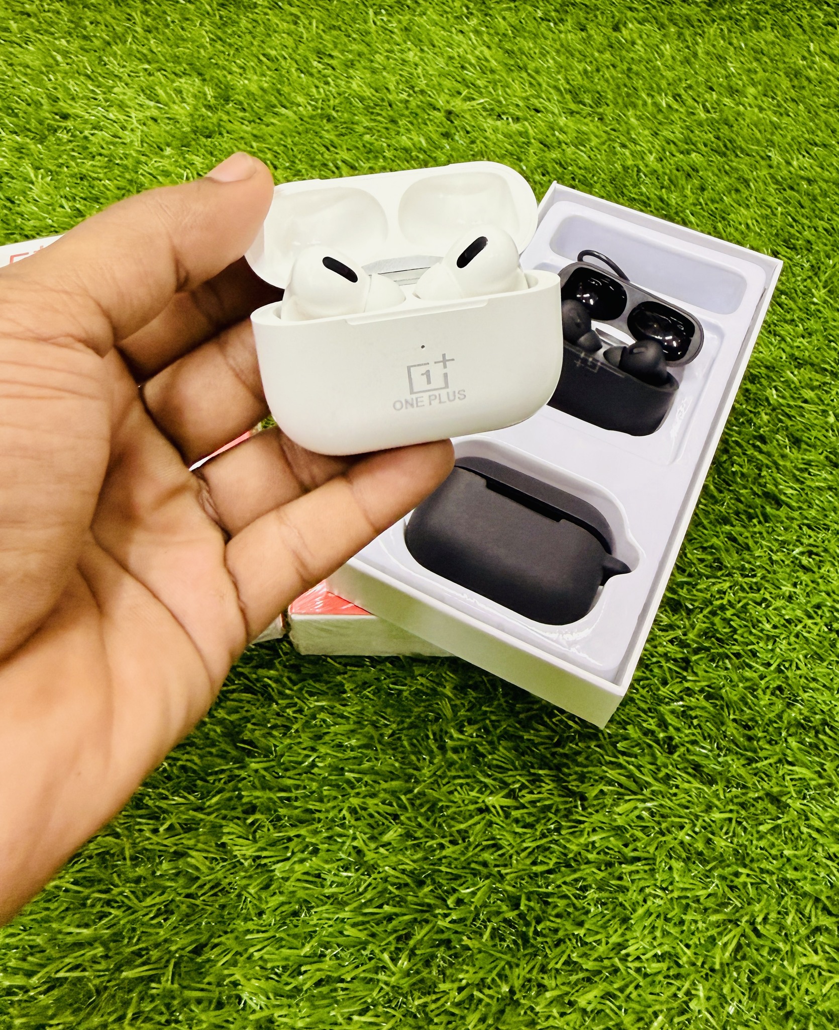 OnePlus Airpods Pro With Covar