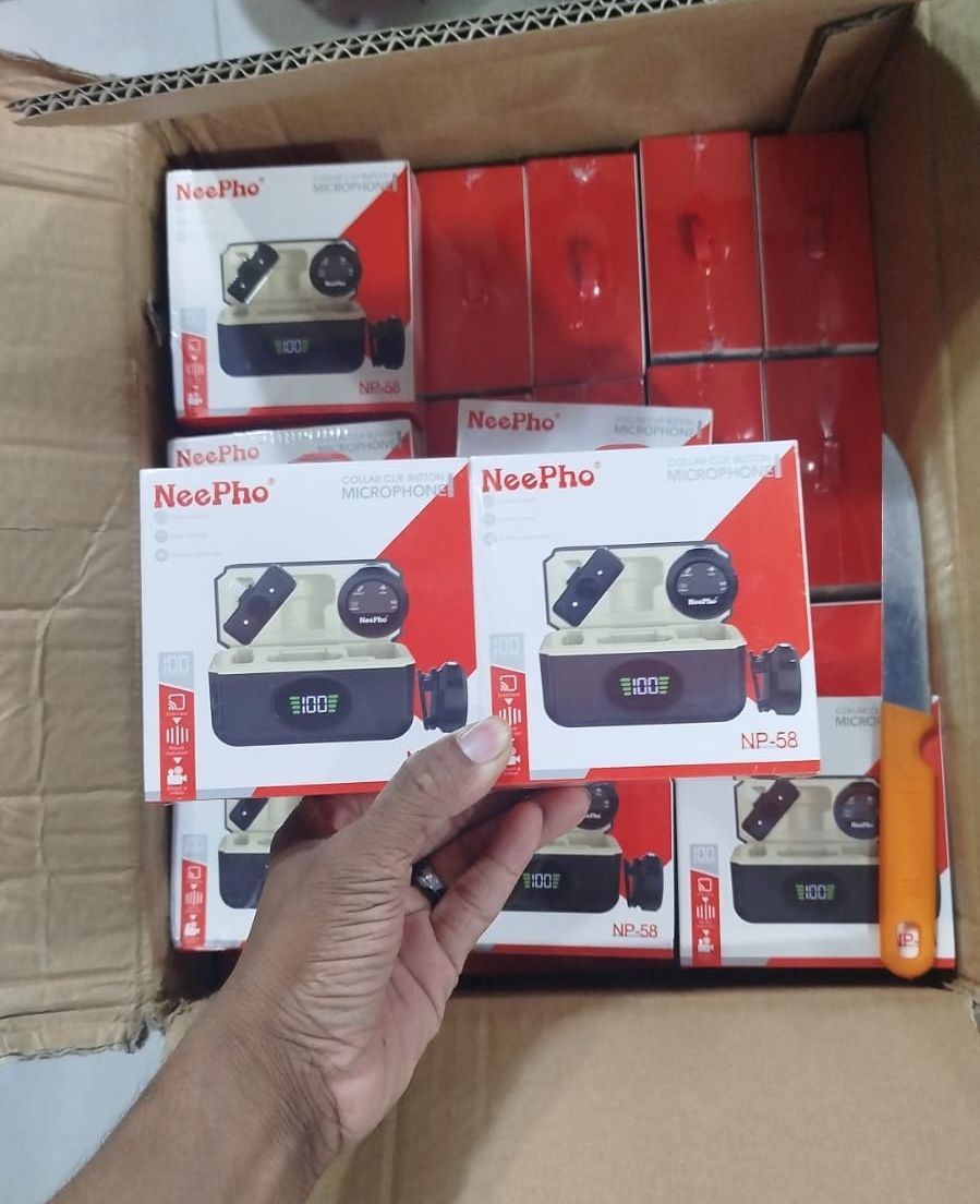 NeePho NP-58 wireless clip-on microphone