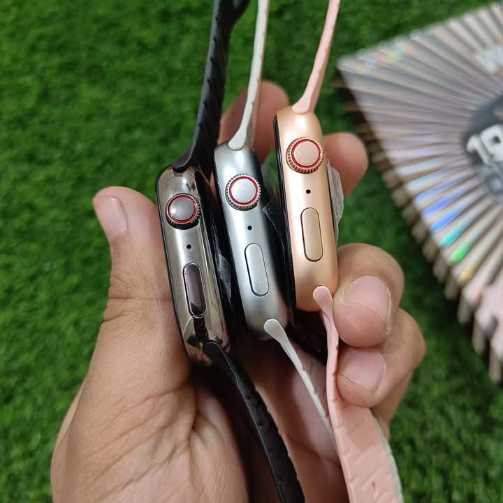 W10 Smart Watch with 10 Straps