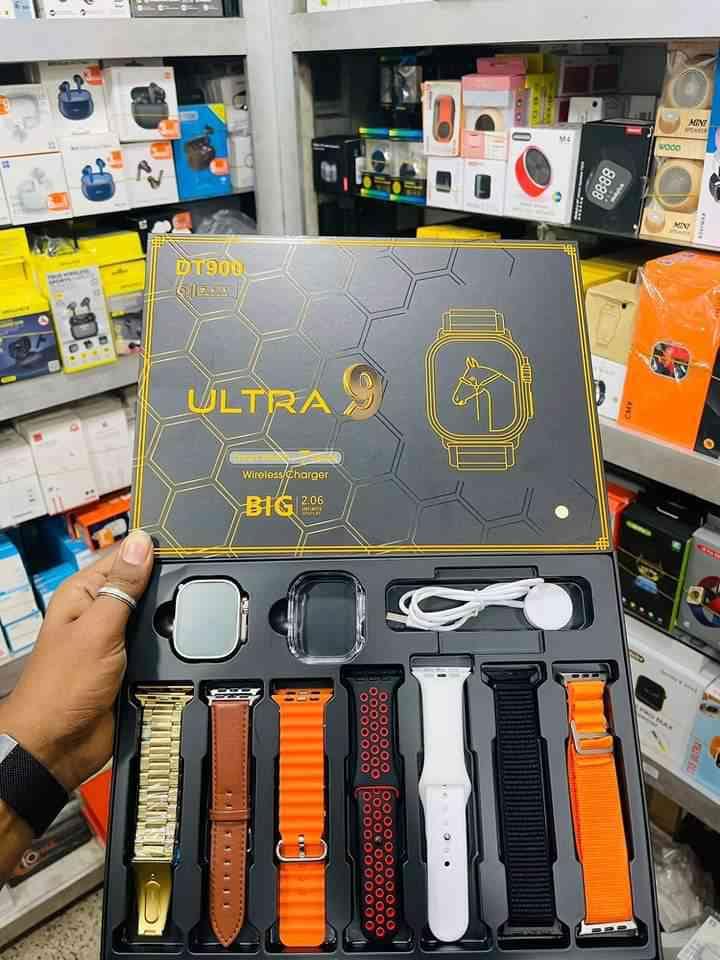 DT 900 Ultra SmartWatch With Free 7 Straps