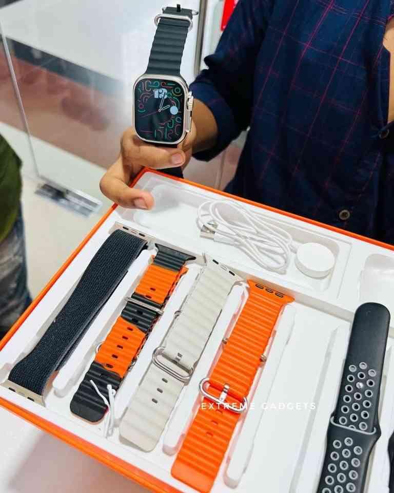 Y80 Ultra Smartwatch With 8 Strap