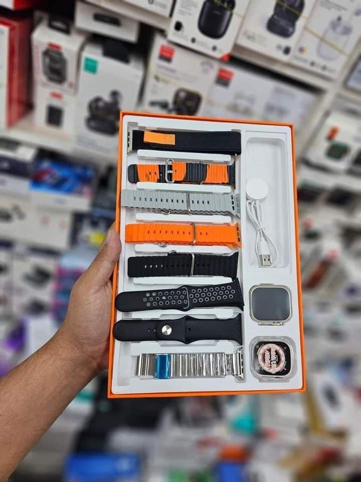 Y80 Ultra Smartwatch With 8 Strap